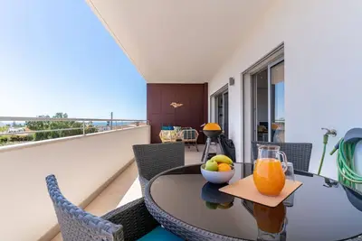 Image de Spacious Apartment with Sea View | Swimming Pool!