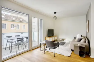 Image de Lovely Matthäus 3. 5 Room w\/ W\/D, nr Market, by Blueground