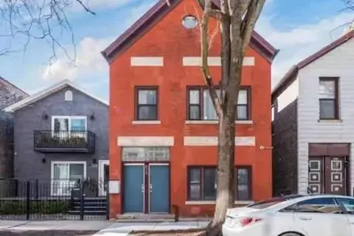 Image de Charming & Comfy Gem ~ 10 Mins to Downtown ~Patio!