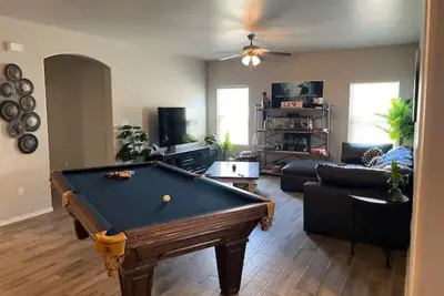 Image de Hole in One Home - 5min from Red Hawk Golf Course