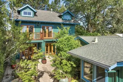 Image de Walk to Downtown Sebastopol  Luxe Vacation Living