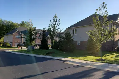 Image de Hidden Tri-level Jewel Townhouse 3 min from Patridge Creek Mall