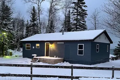 Image de Point Iroquois Beach Cabin- On Lake Superior