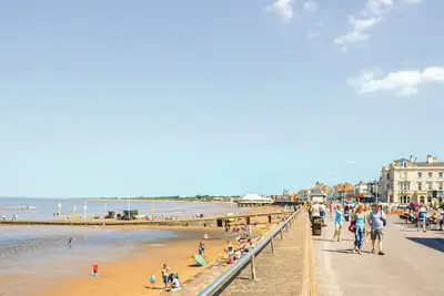 Image de 3 chambres à coucher à Burnham-on-Sea