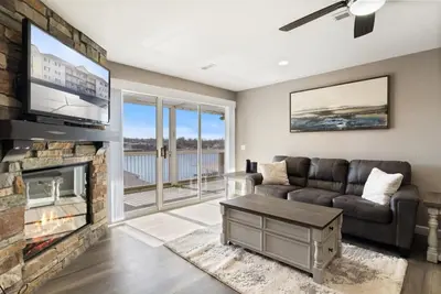 Image de Ledges Landing – Waterfront Condo, Beach, & Pools!