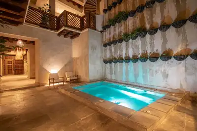 Image de 5 Bedroom Luxury Villa in Old City