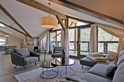 Image de Appartement rénové avec ski aux pieds, 4 chambres et prestations incluses à Courchevel