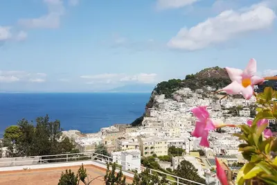 Capri Villa Luminosa a stone's throw from the \"Piazzetta\" with Faraglioni View.