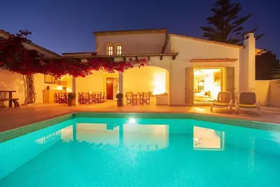 Image de Romantic villa with pool