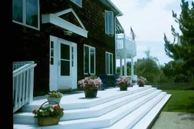 Image de Discover Cape May s best kept secret: the secluded and isolated community of Poverty Beach.