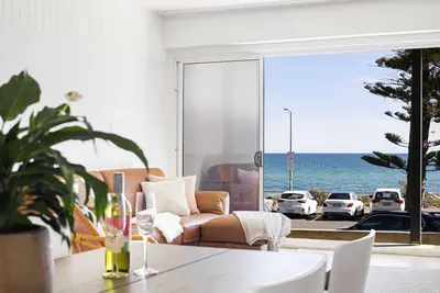 Image de Luxury Beachfront Retreat | Henley Beach Esplanade