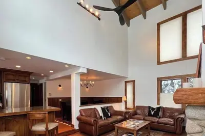 Image de 3 Bedroom Cal King En Suite at the base of Warm Springs/Baldy Mountain