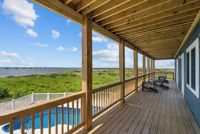 Image de Summer Savings - Soundfront Dog Friendly w/ Pool, Hot Tub, & Windsurfing Access