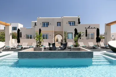 Diamond 2 Bdr Sea View Residence with HotTub -Eden Beachfront Residences &Suites
