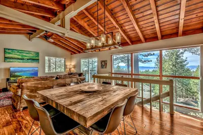 Image de Lake Tahoe Tree House with Panoramic Views of Lake Tahoe