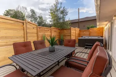 Image de Sunny Central House - Hot Tub