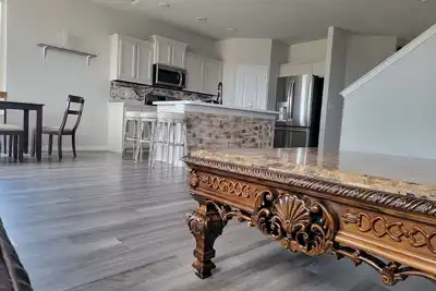 Image de Master bedroom w\/private bath