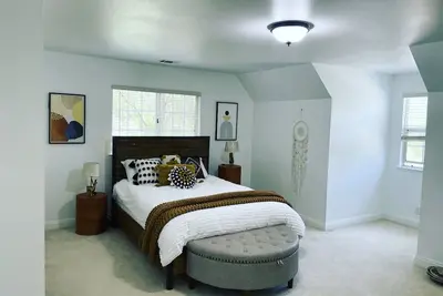 Image de Los Olivos Stunner! Walk downtown, cowboy pool, hot tub, fire pit