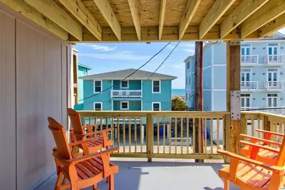 Image de Beach Condo in great location, sleeps 6!