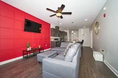 Image de Ultra Modern 2 Br 2 Bath w CityView Pool Park