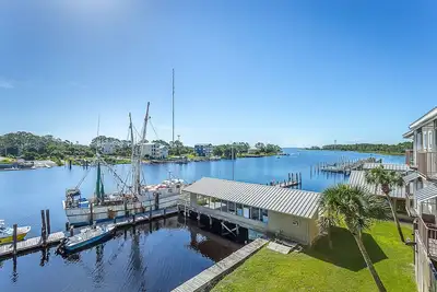 Captain Mac's Shack- Riverfront with Bay views