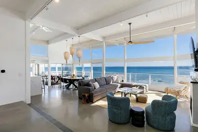 Image de Oceanfront w/Heated Pool & Hot Tub, Parking, Ac, Private Beach Access