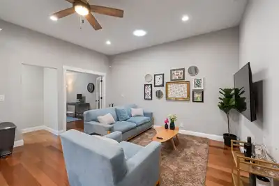 Image de / Luxury Modern Home in Oakland with Ac & Wfh /