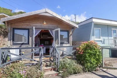 Sea Spray, pet friendly, country holiday cottage in Lyme Regis