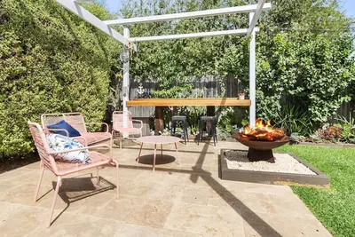 Image de Briody- conveniently located in the Deep Creek Estate is this superb family house