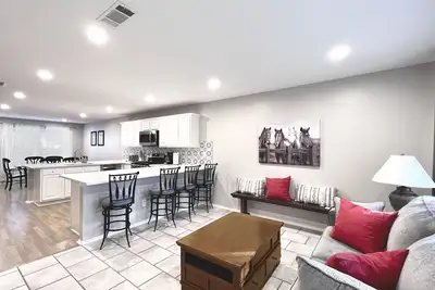 Image de Spacious Living, Bbq, Minutes to Dfw Airport, Sleep 16