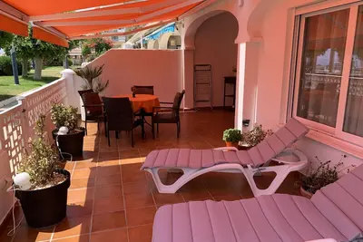 Image de \"Magnifique bungalow en bord de mer\" avec terrasse privée et Wi-Fi
