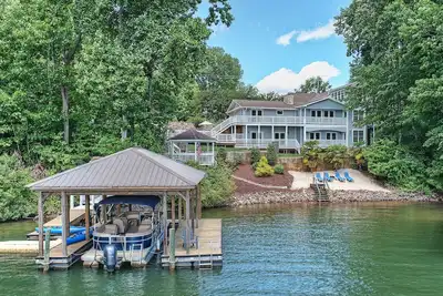 Image de Lakefront w/ Beach, Dock, Game Room, Firepit, Kayaks, views