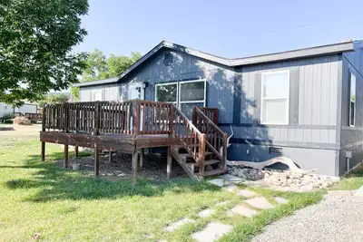 Image de Well kept cozy home located right next to the Big Horn River and Yellowtail Dam