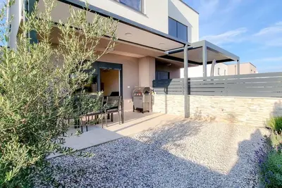Image de Maison de vacances Novigrad pour 1 - 6 personnes avec 3 chambres à coucher - Maison de vacances