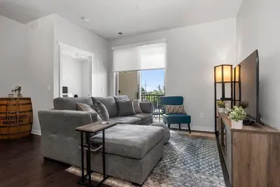 Image de *New* Up North Getaway Condo On Tart Trail!