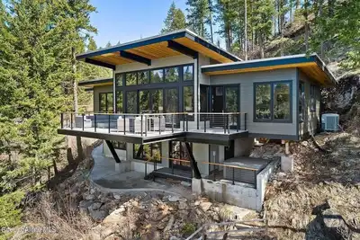 Image de Lake Front Home w/ Spectacular Views & boat slips!