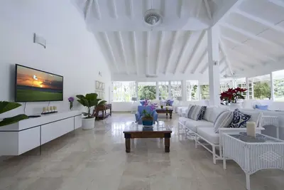 Image de Modern villa with great golf view and outside gazebo