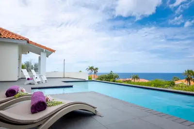 Image de Bright Villa w\/ 4 Bedrooms & Bathrooms- Private Pool & Seaview 🌞 - Coral Estate