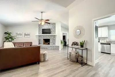 Image de The Orlando Retreat. \n\n