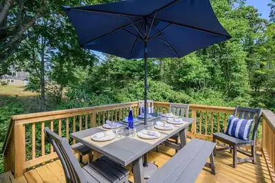 Image de Refreshed Interior Central Ac Wifi Large Yard Deck Great Chatham Location