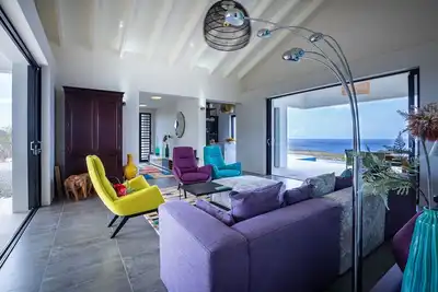 Image de Unique Villa w\/ 360 Views, Private infinity Pool & Library Room- Coral Estate