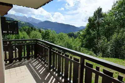 Image de Joli studio, 4 pers, calme, proche commerces et remontées mécaniques, balcon, rénové
