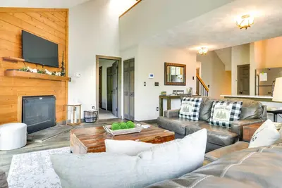 Image de Somerset Townhome w/ Deck < 2 Mi to Ski Lift!