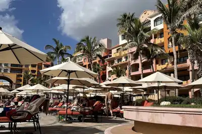 Image de 5 minutes walking distance to Cabo Marina yet private w/security