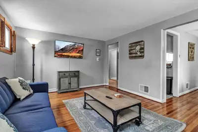 Image de Gorgeous 2 Queen Bed North Buffalo Apartment with Free Driveway Parking