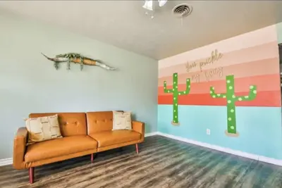 Image de Cactus Casita *Pets Welcome* Close & Easy access to Campus, Hospitals, and more!