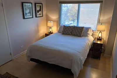 Image de Trendy Downtown 1-bedroom Condo - perfect for traveling nurses