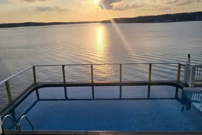 Image de Private Heated Pool Open all Fall! Great Location and View!