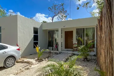 Image de One Bedroom Villa 10 min to the beach with a private pool!
