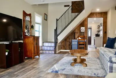 Image de Completely Renovated Home with Mountain Views